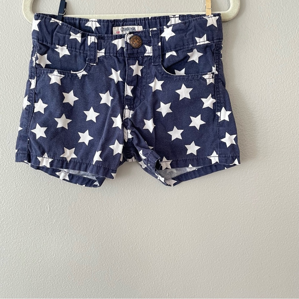 OshKosh girl size 4 star shorts.